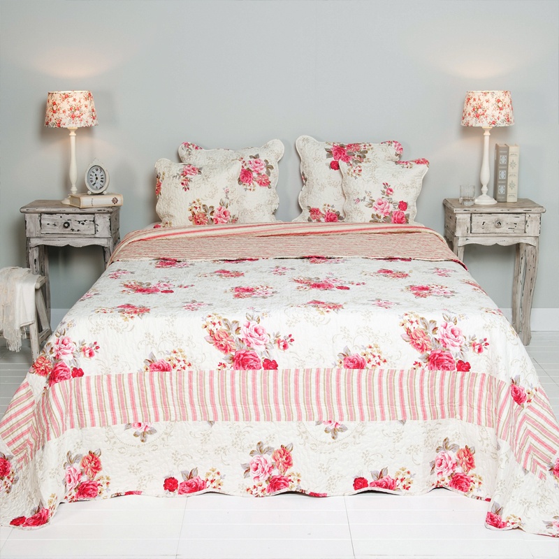 Bedsprei Quilt Roses In Red X Cm Clayre Eef Parfumania